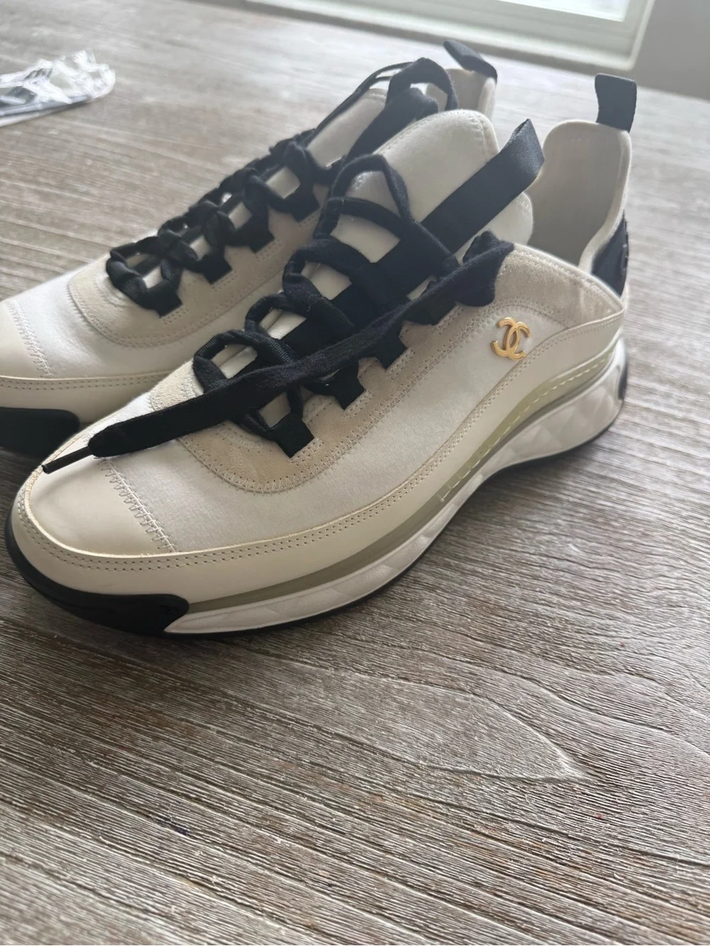 Authentic Chanel Velvet Calfskin Mixed Fibers CC Sneakers 41 Ivory